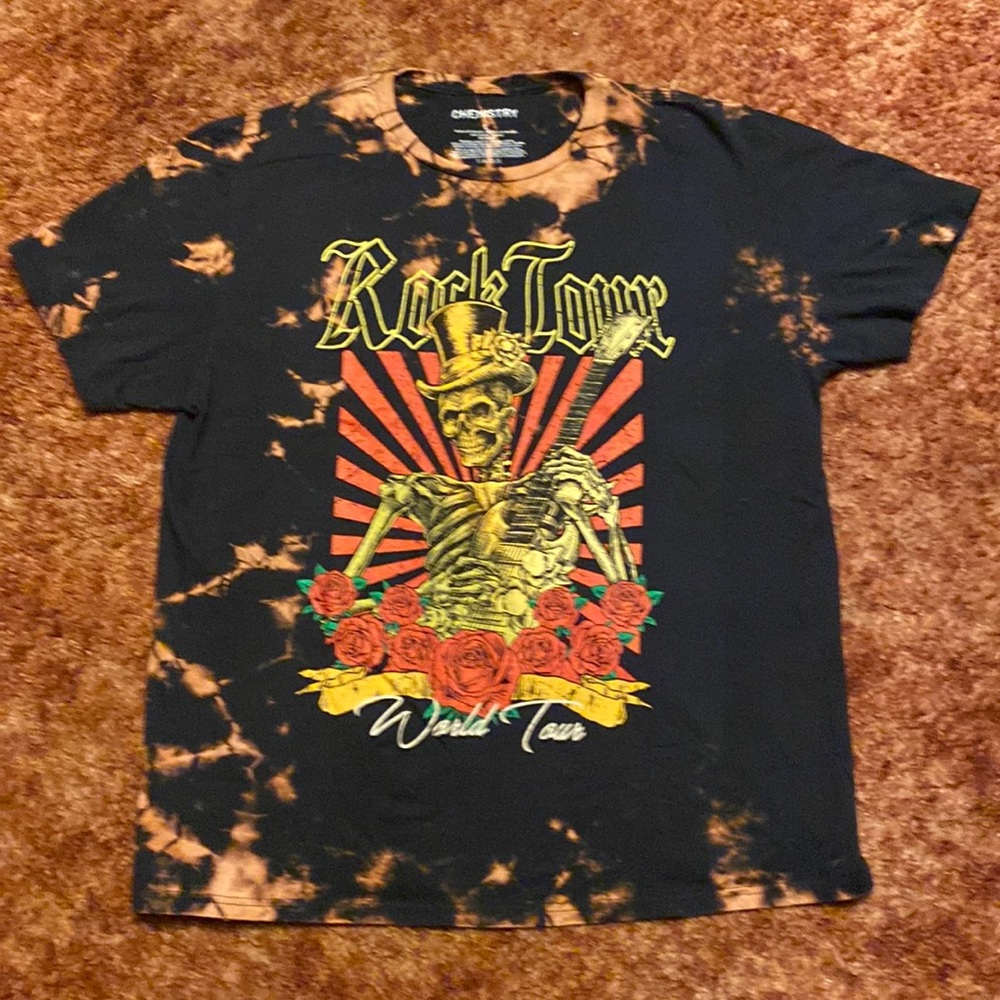 Bleached Skeleton Guitar and Roses T-Shirt. Size Large